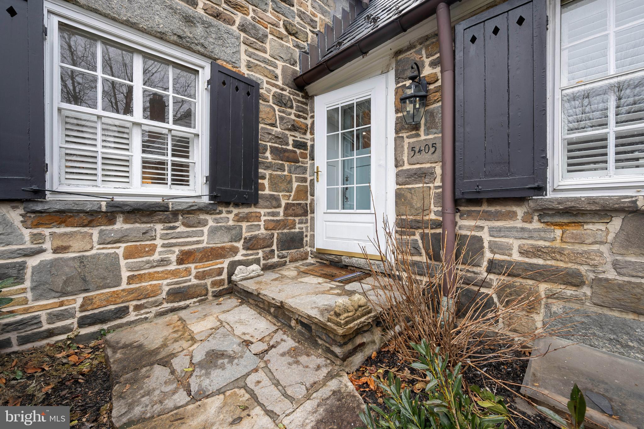 5405 Springlake Way Baltimore, MD 21212 - Photo 4 of 40