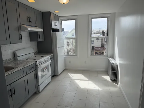 $2,550 | 419 4th Street, Unit 1, Union City, NJ 07087