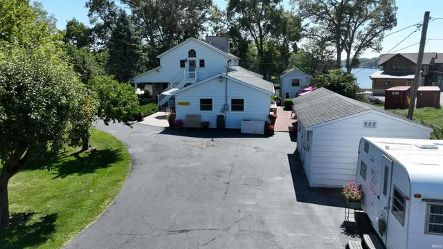 $1,175,000 | 4954 East Bay Front Court, Monticello, IN 47960