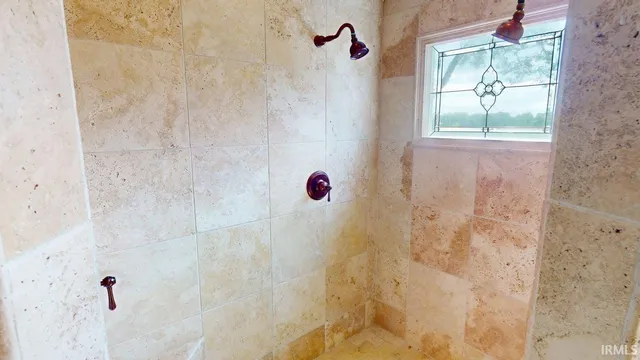 $1,175,000 | 4954 East Bay Front Court, Monticello, IN 47960