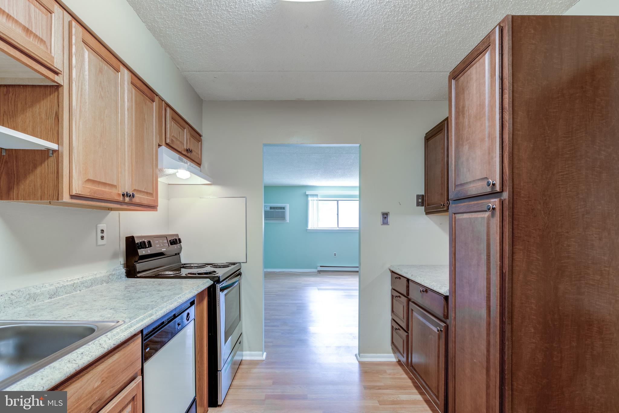 400 Glendale Road, Unit G22 Havertown, PA 19083 - Photo 13 of 27 Kitchen