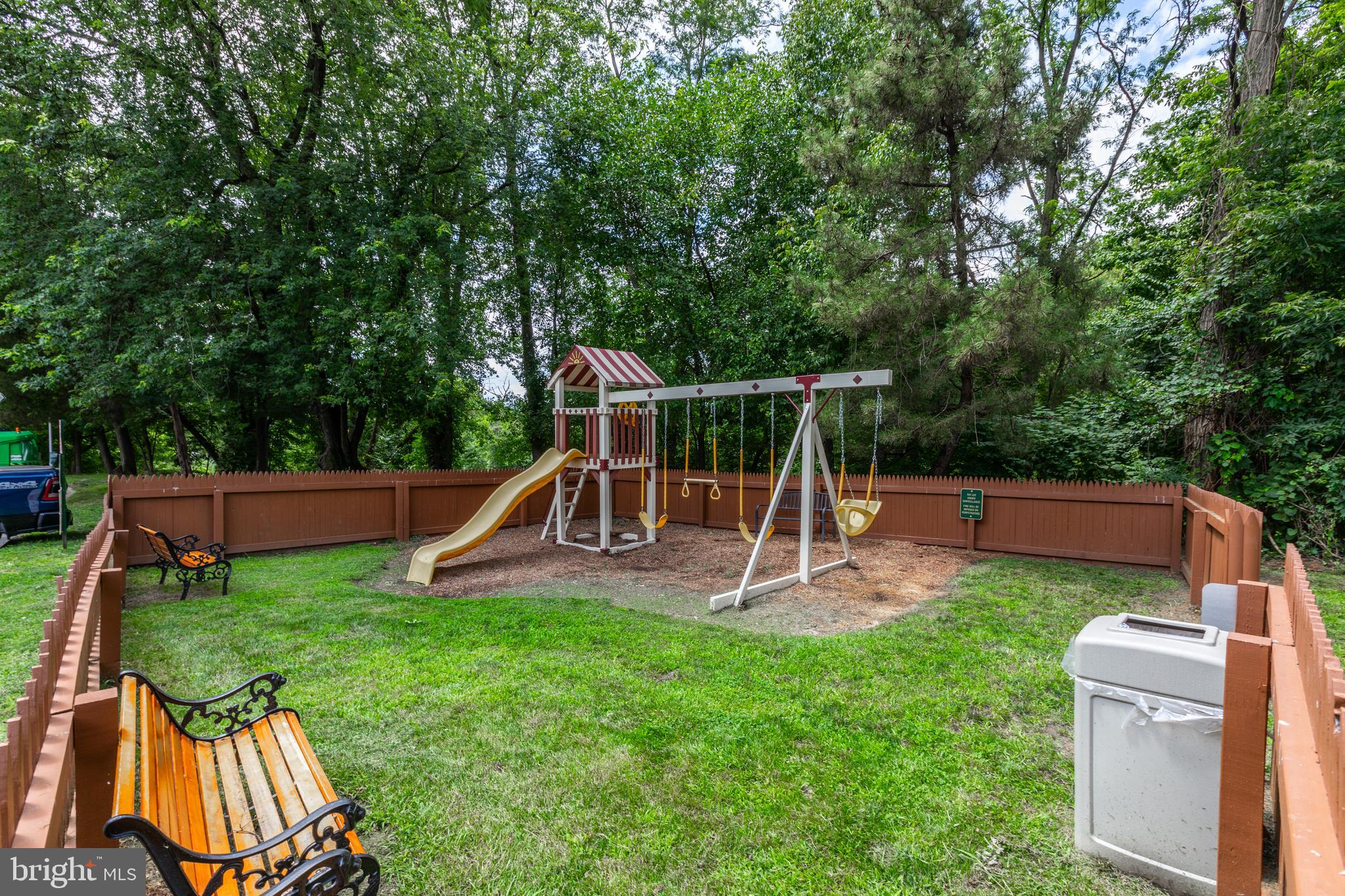 400 Glendale Road, Unit G22 Havertown, PA 19083 - Photo 20 of 27 Playground