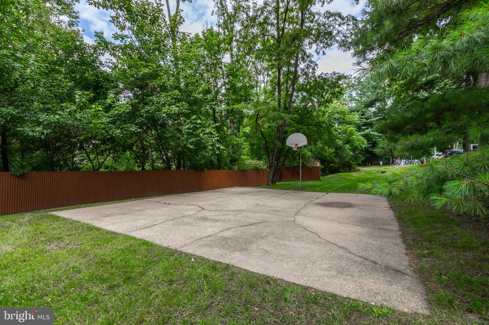 400 Glendale Road, Unit G22 Havertown, PA 19083 - Photo 22 of 27 Basketball Court