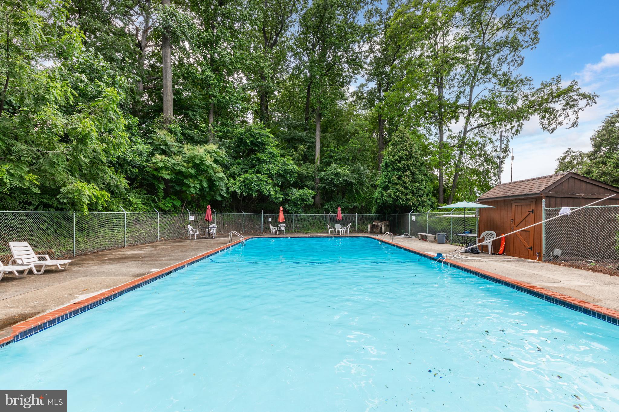 400 Glendale Road, Unit G22 Havertown, PA 19083 - Photo 25 of 27 Pool