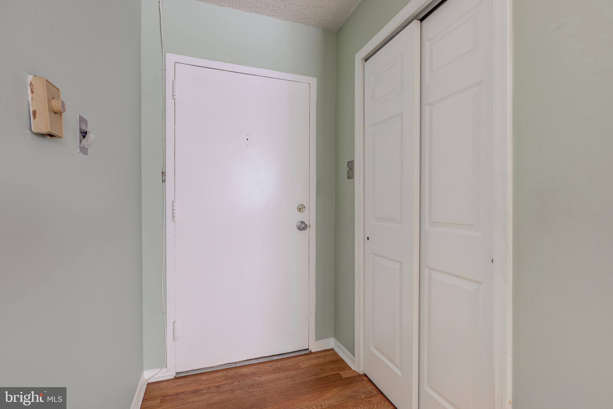 400 Glendale Road, Unit G22 Havertown, PA 19083 - Photo 5 of 27 Entryway