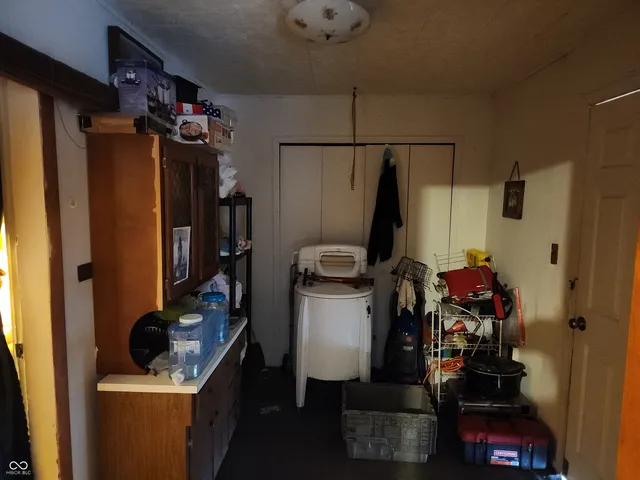 $77,500 | 827 South 8th Street, Terre Haute, IN 47807