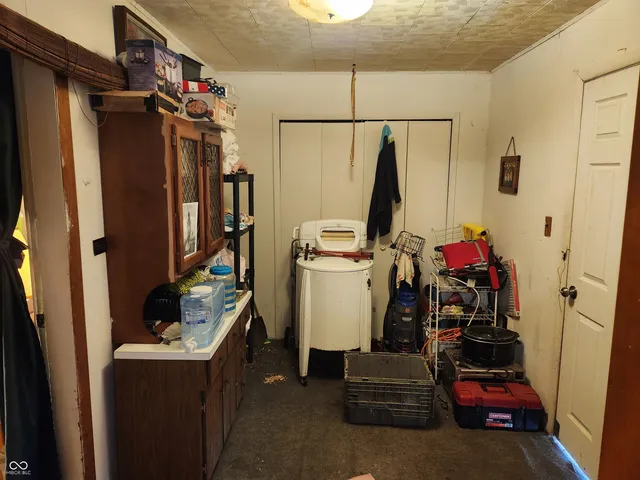 $77,500 | 827 South 8th Street, Terre Haute, IN 47807