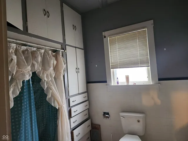 $77,500 | 827 South 8th Street, Terre Haute, IN 47807