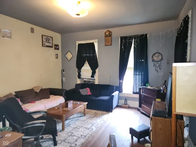 $77,500 | 827 South 8th Street, Terre Haute, IN 47807