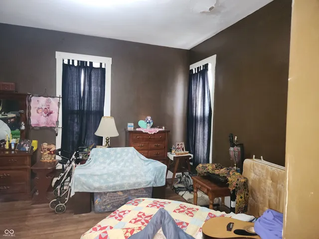 $77,500 | 827 South 8th Street, Terre Haute, IN 47807