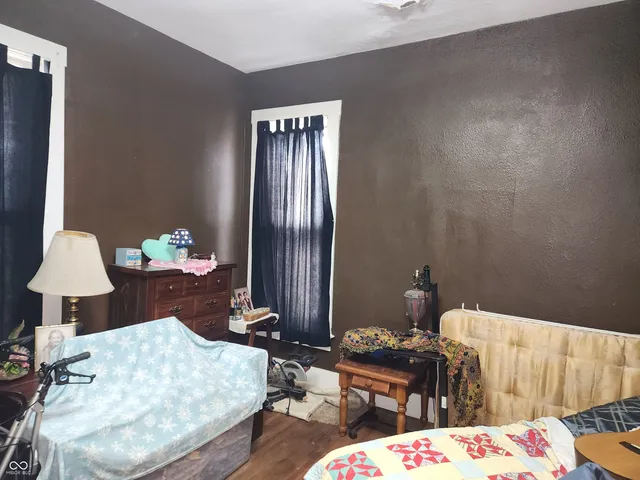 $77,500 | 827 South 8th Street, Terre Haute, IN 47807