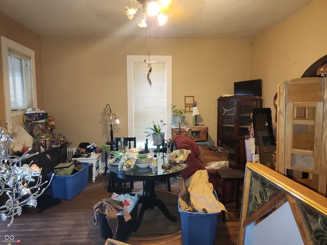 $77,500 | 827 South 8th Street, Terre Haute, IN 47807