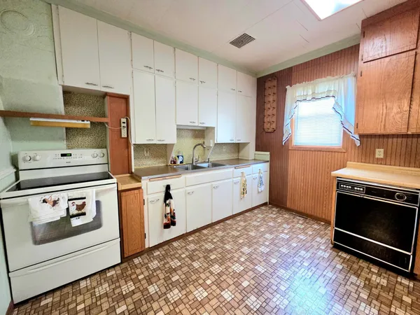 $130,000 | 107 Lincoln Avenue Northwest, Twin Valley, MN 56584