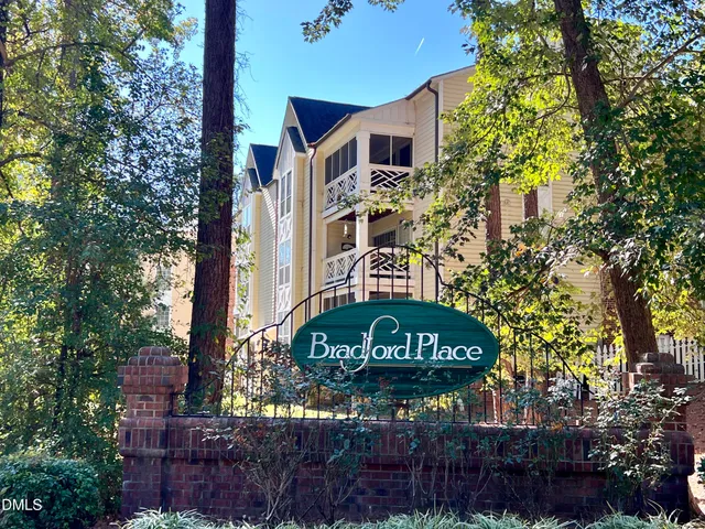 a view of a sign of a building