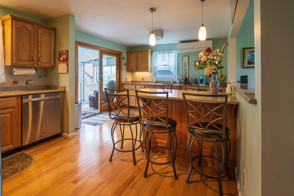 5 Barton Lane Middletown, RI 02842 - Photo 15 of 36 Kitchen - open & airy!