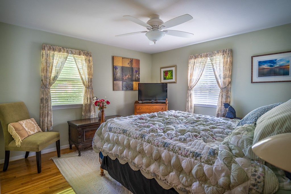5 Barton Lane Middletown, RI 02842 - Photo 25 of 36 First floor bedroom 1