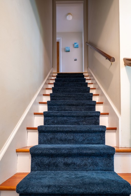 5 Barton Lane Middletown, RI 02842 - Photo 29 of 36 Heading up!