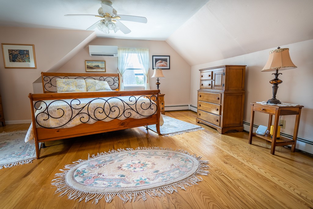 5 Barton Lane Middletown, RI 02842 - Photo 30 of 36 Master bedroom, second floor