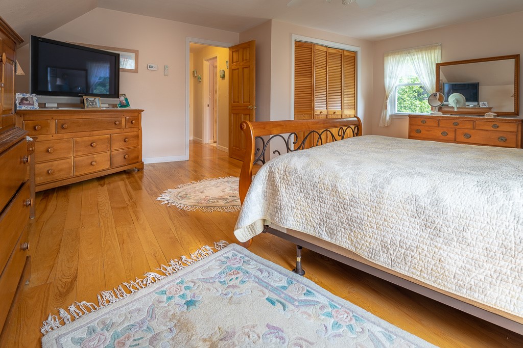5 Barton Lane Middletown, RI 02842 - Photo 31 of 36 Master bedroom, second floor