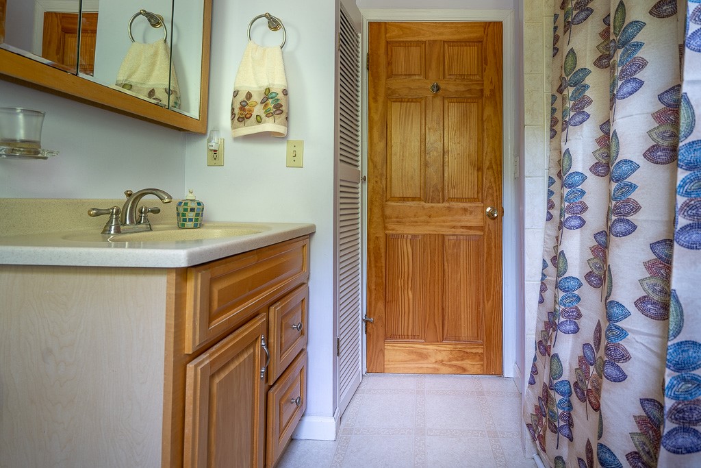 5 Barton Lane Middletown, RI 02842 - Photo 34 of 36 Second floor full bath