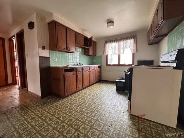 $275,000 | 40 Marie Avenue, Cheektowaga, NY 14227