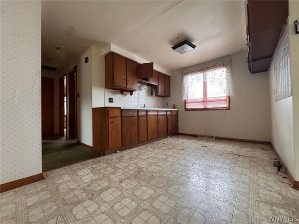 $275,000 | 40 Marie Avenue, Cheektowaga, NY 14227