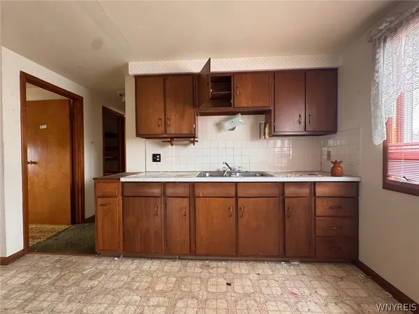 $275,000 | 40 Marie Avenue, Cheektowaga, NY 14227