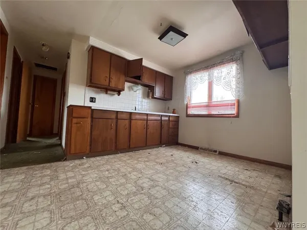 $275,000 | 40 Marie Avenue, Cheektowaga, NY 14227