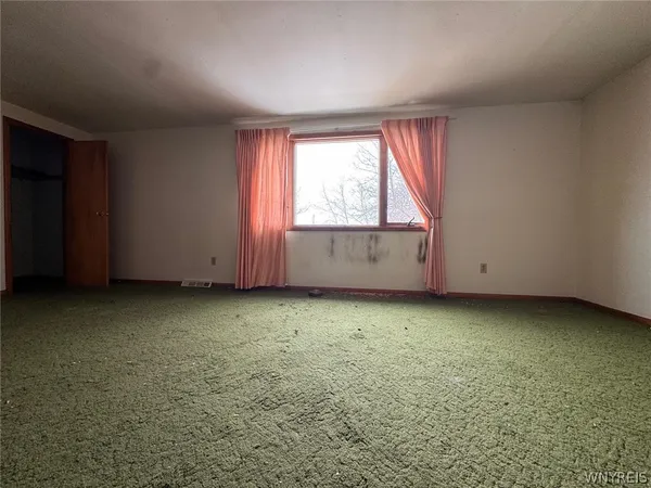 $275,000 | 40 Marie Avenue, Cheektowaga, NY 14227