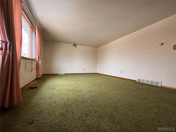 $275,000 | 40 Marie Avenue, Cheektowaga, NY 14227