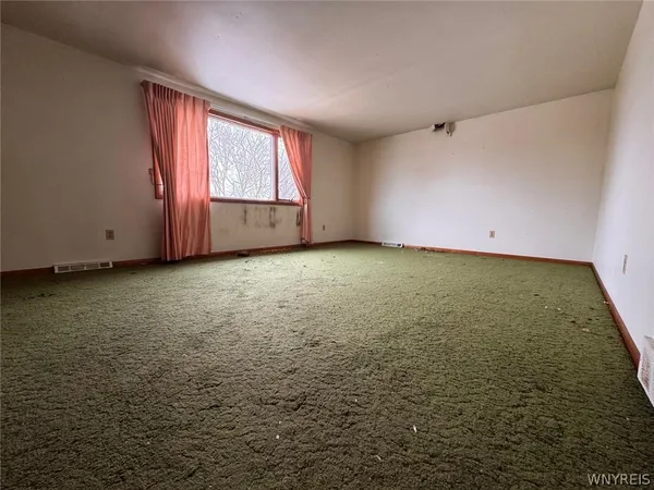 $275,000 | 40 Marie Avenue, Cheektowaga, NY 14227