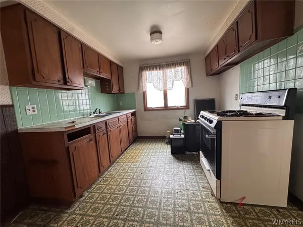 $275,000 | 40 Marie Avenue, Cheektowaga, NY 14227