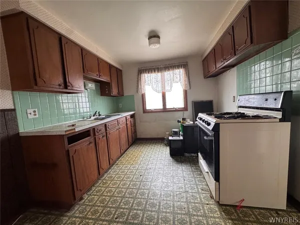 $275,000 | 40 Marie Avenue, Cheektowaga, NY 14227