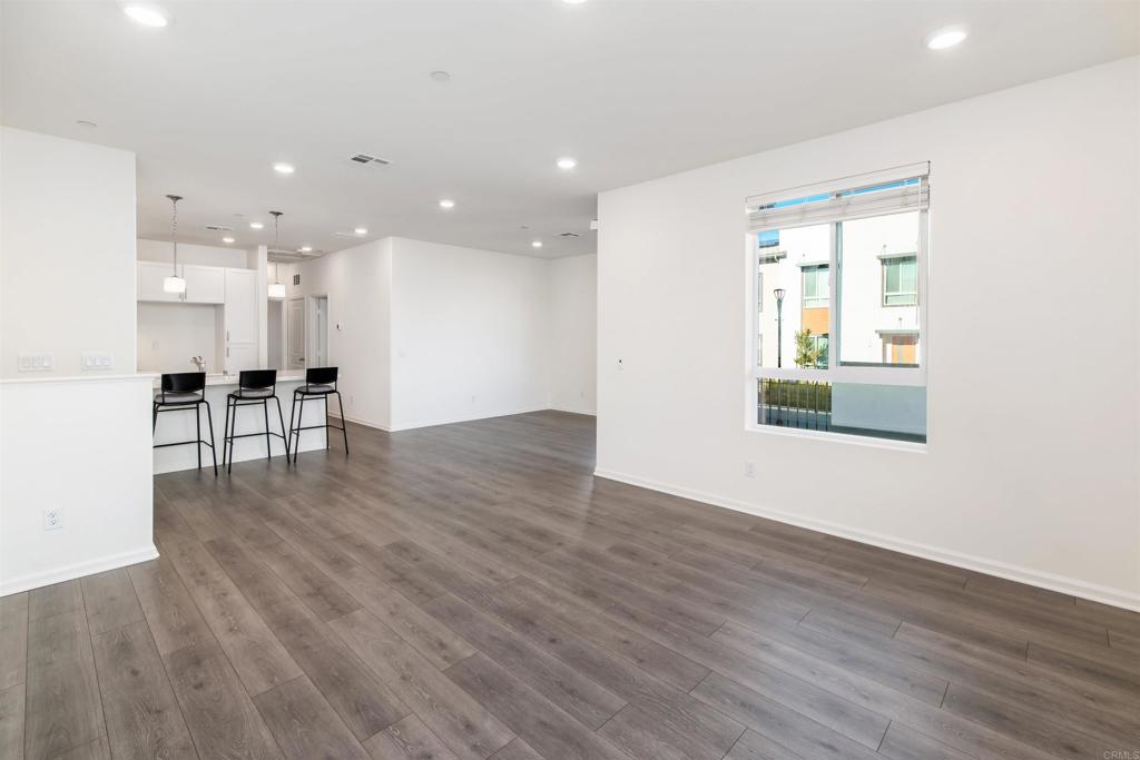 953 Radcliffe Trail Vista, CA 92081 - Photo 15 of 34