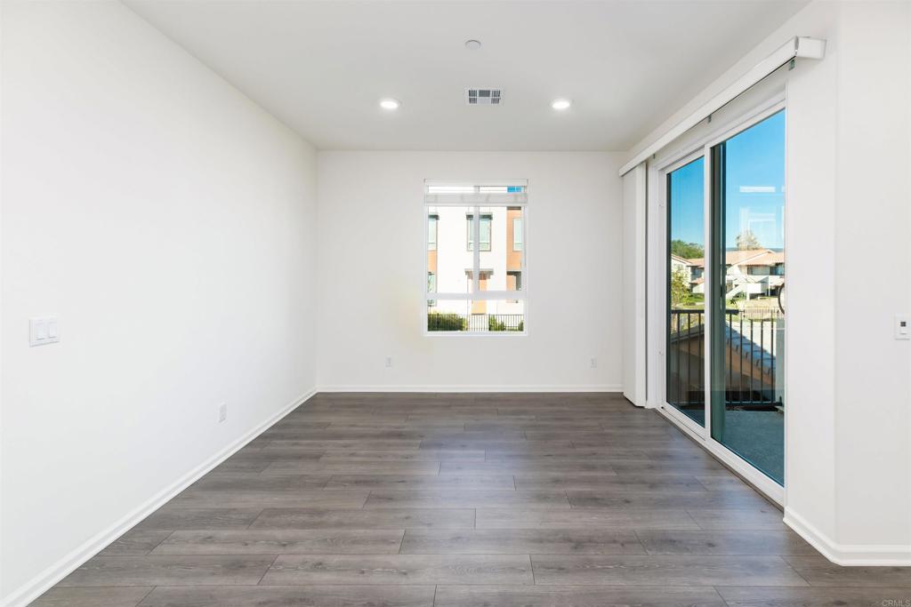 953 Radcliffe Trail Vista, CA 92081 - Photo 16 of 34