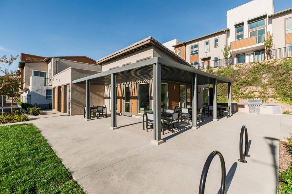 953 Radcliffe Trail Vista, CA 92081 - Photo 30 of 34