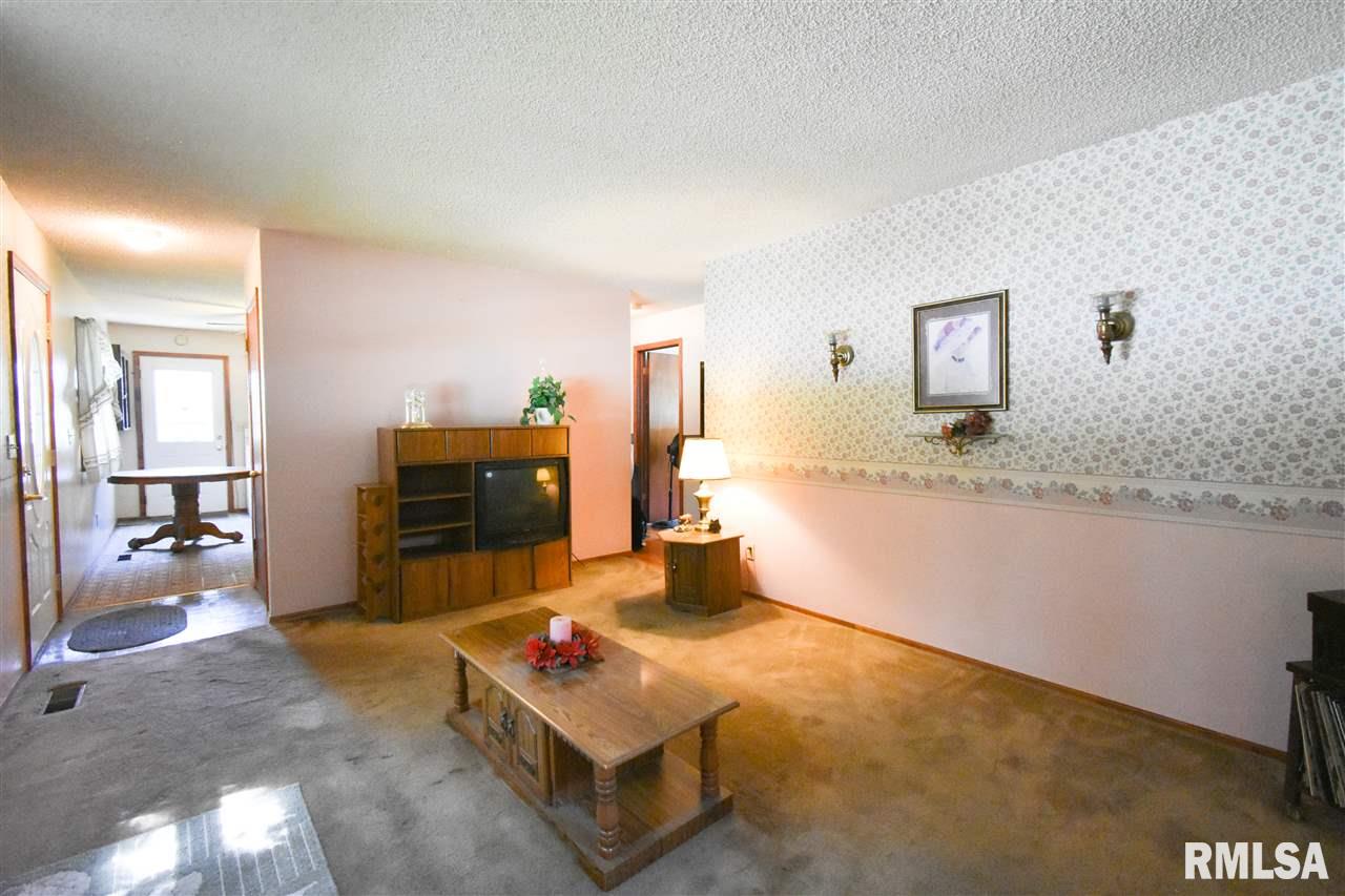 2053 Henley Road Springfield, IL 62702 - Photo 5 of 14