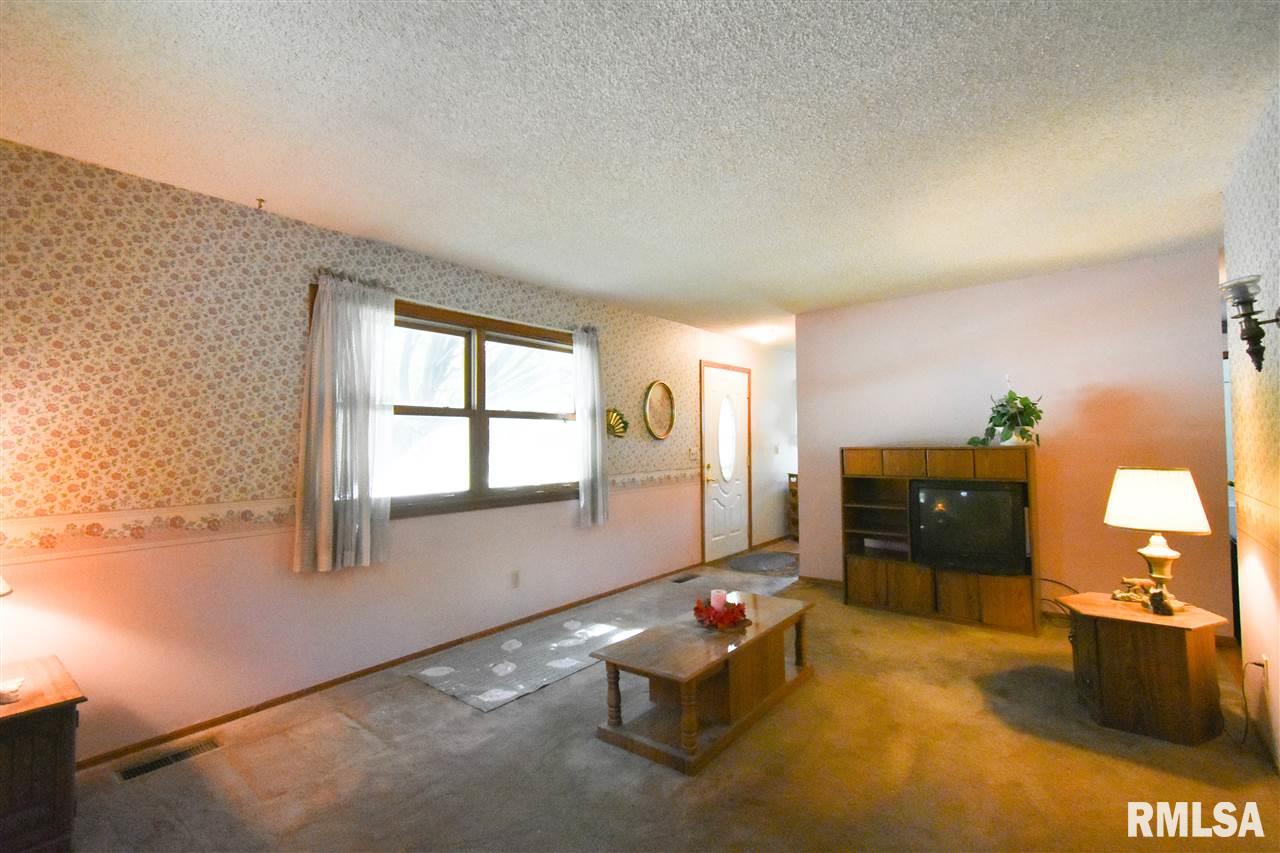 2053 Henley Road Springfield, IL 62702 - Photo 6 of 14