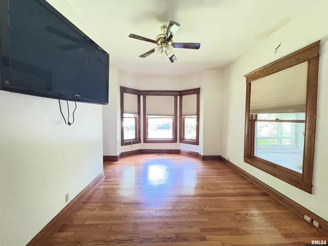 $155,000 | 400 South Oakland Avenue, Carbondale, IL 62901