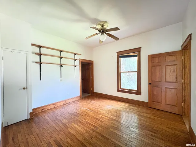 $155,000 | 400 South Oakland Avenue, Carbondale, IL 62901