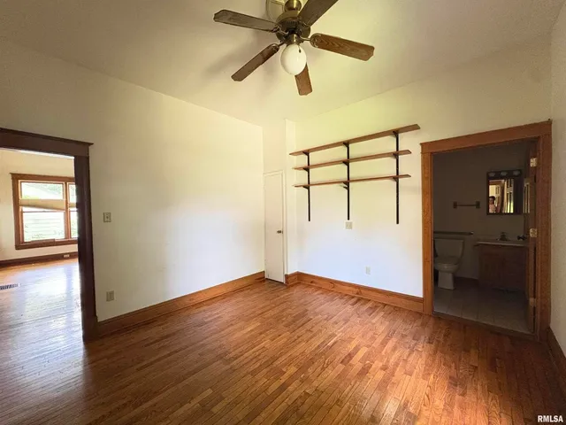 $155,000 | 400 South Oakland Avenue, Carbondale, IL 62901