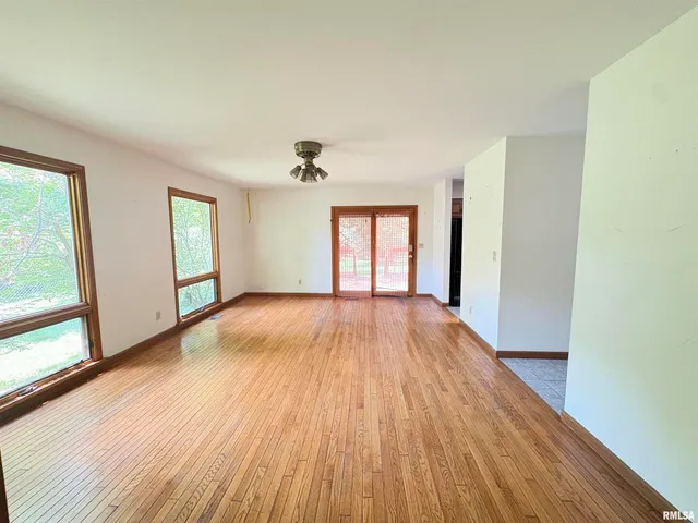 $155,000 | 400 South Oakland Avenue, Carbondale, IL 62901