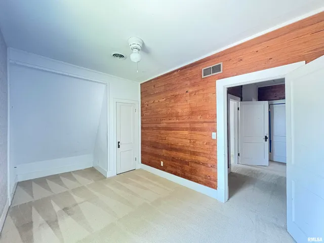 $144,500 | 400 South Oakland Avenue, Carbondale, IL 62901