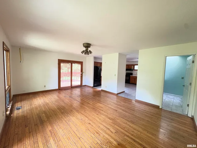 $155,000 | 400 South Oakland Avenue, Carbondale, IL 62901