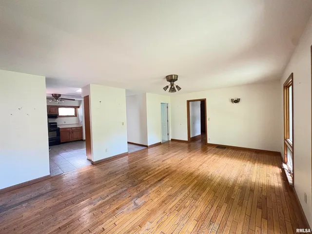 $155,000 | 400 South Oakland Avenue, Carbondale, IL 62901