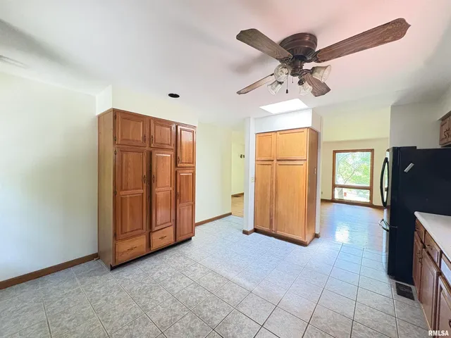 $155,000 | 400 South Oakland Avenue, Carbondale, IL 62901