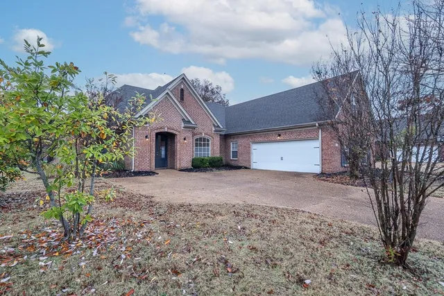 $2,495 | 2864 Summer Oaks Place, Southaven, MS 38672