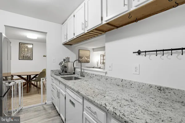 $317,000 | 5704 Shadwell Court, Unit 91, Alexandria, VA 22309