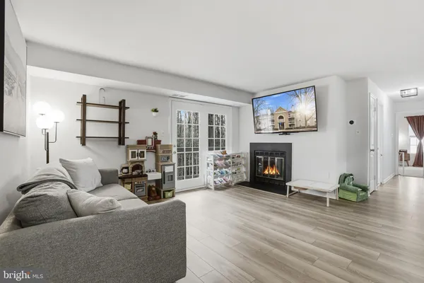 $317,000 | 5704 Shadwell Court, Unit 91, Alexandria, VA 22309