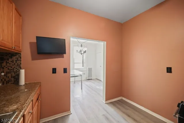 $2,500 | 172 Hickory Street, Orange, NJ 07050